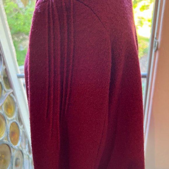 Designer Cullen, boucle, burgundy, light weight, wool jacket. - Picture 4 of 5